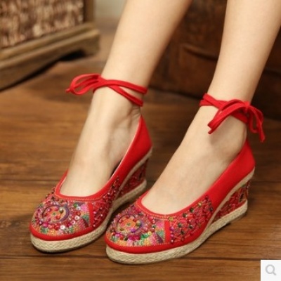 民族风绣花鞋手工串珠老北京女布鞋坡跟禾秀古装