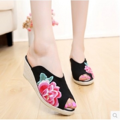 老北京亚麻布鞋牡丹绣花拖鞋鱼嘴坡