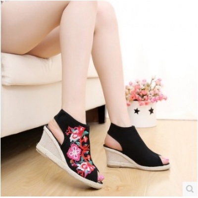 老北京布鞋女鞋高跟绣花鞋民族风夏鱼嘴鞋坡跟凉鞋