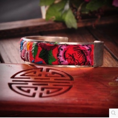 潮流绣花个性苗银绣片混搭刺绣怀旧名流必备宽手镯